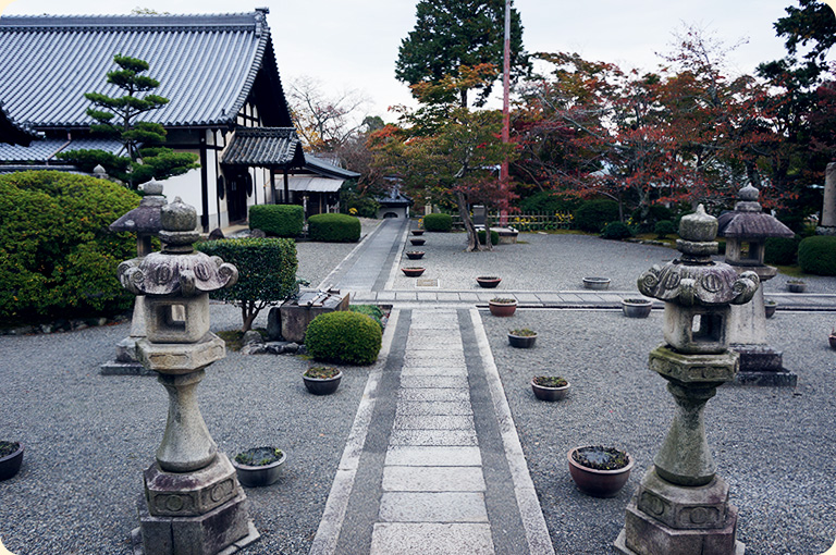 當麻寺奥院境内