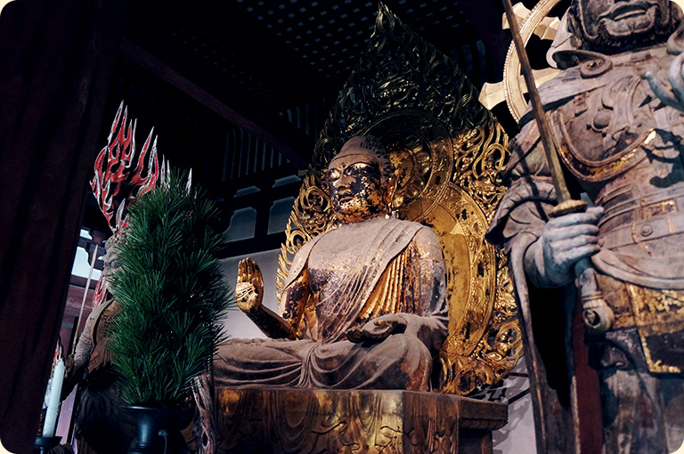 弥勒仏座像